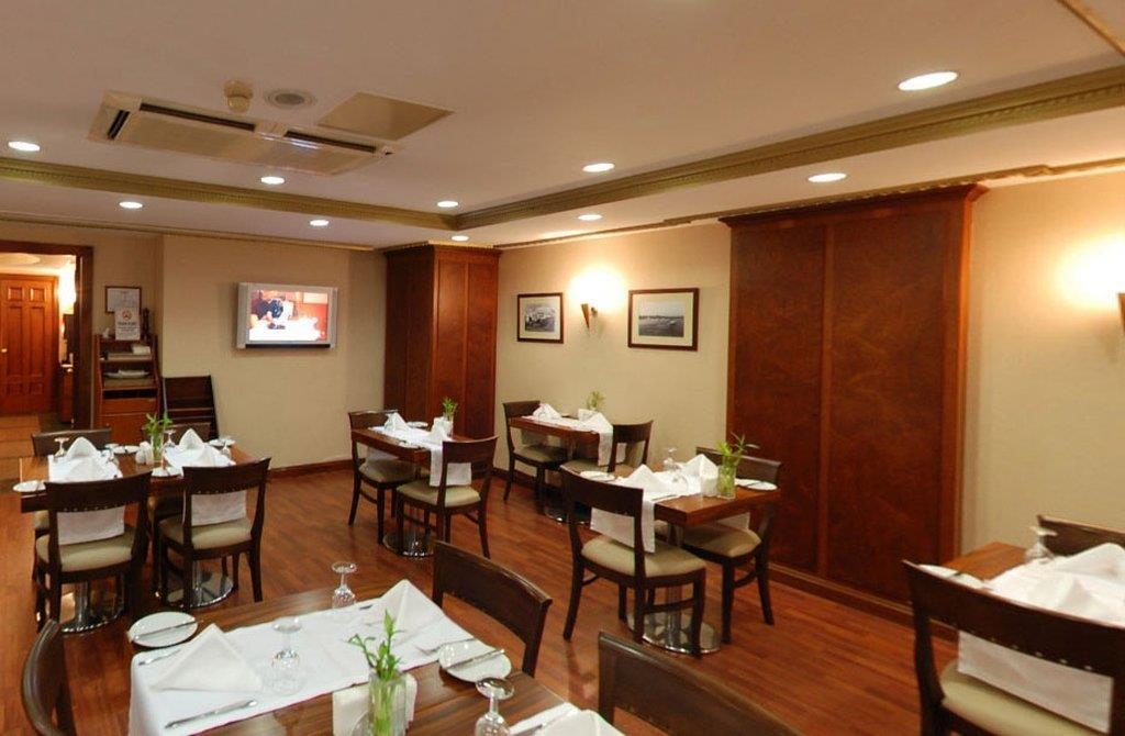 Titanic Comfort Sisli Istanbul Restaurang bild
