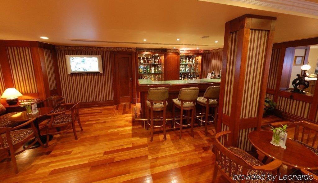 Titanic Comfort Sisli Istanbul Restaurang bild
