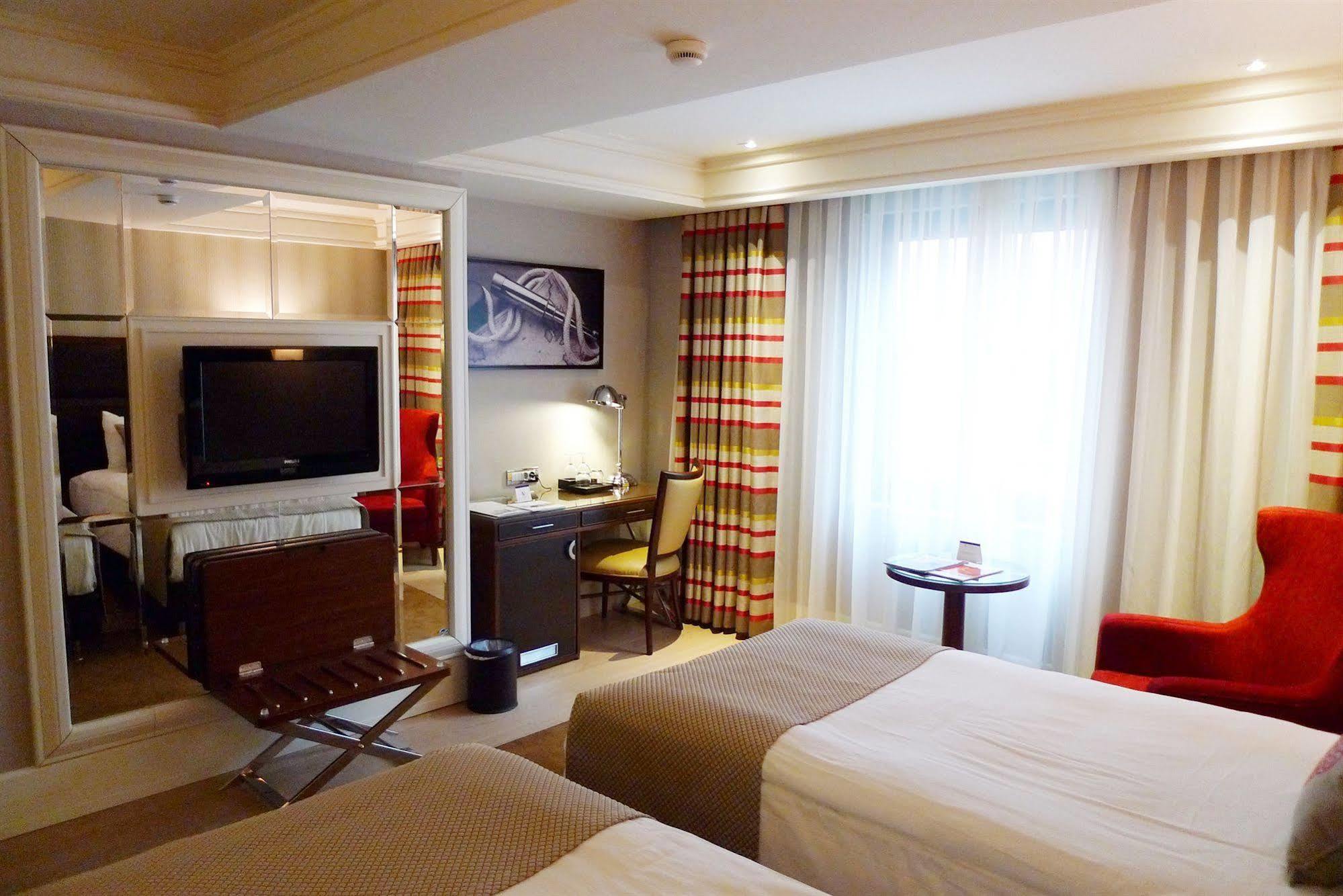 Titanic Comfort Sisli Istanbul Exteriör bild